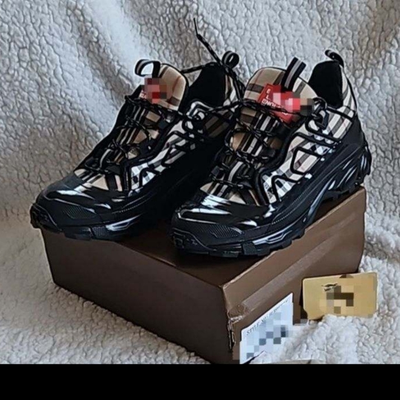 NWB Mens size 42 and size 40 - Picture 2 of 5